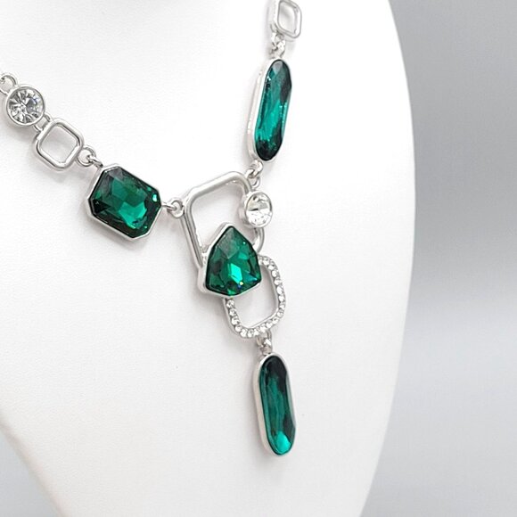 Silver Tone Link Pendant Necklace With Green Cabochons White Crystal Accents - Picture 4 of 8
